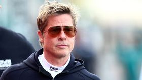 VIDEO Brad Pitt joacă rolul unui pilot de Formula 1. Filmul va avea premiera într-o lună